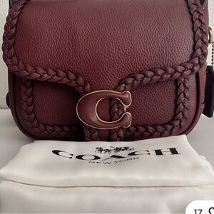 New 🌟 COACH Tabby Braided Trim Polished Pebble Leather Tabby Messenger 19, Wine